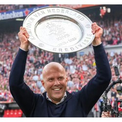 Eredivisiekampioen-coach Arne Slott neemt de leiding over Liverpool's Reds